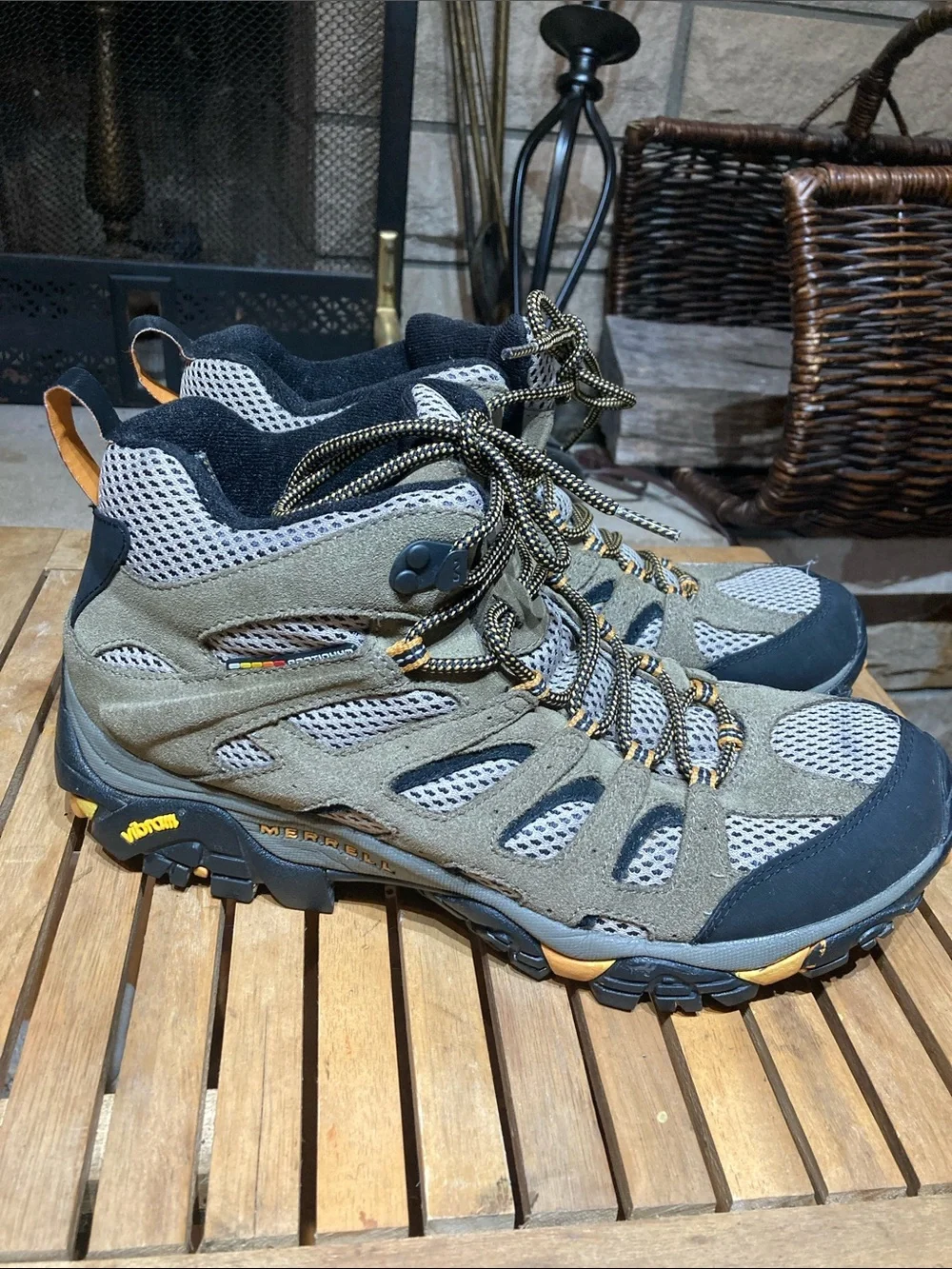 Mens Merrell Moab Ventilator Walnut J86593 Mid Trail Hiking Shoes! Size 10.5